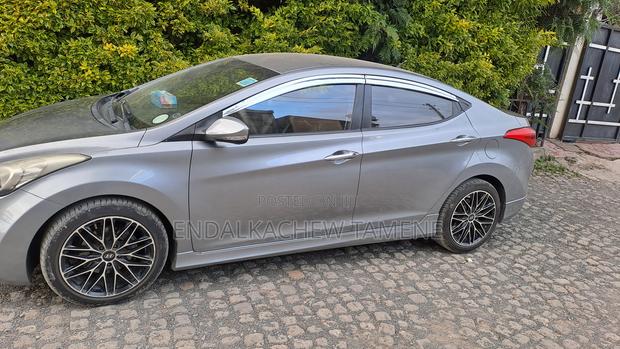 Hyundai Avante 2012 Gray