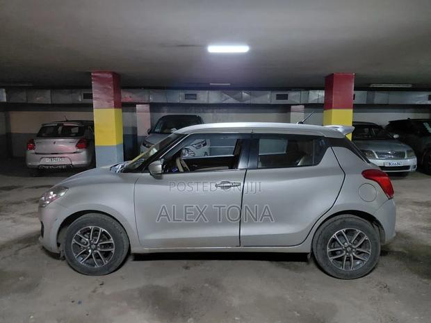 Suzuki Swift 2022 Silver