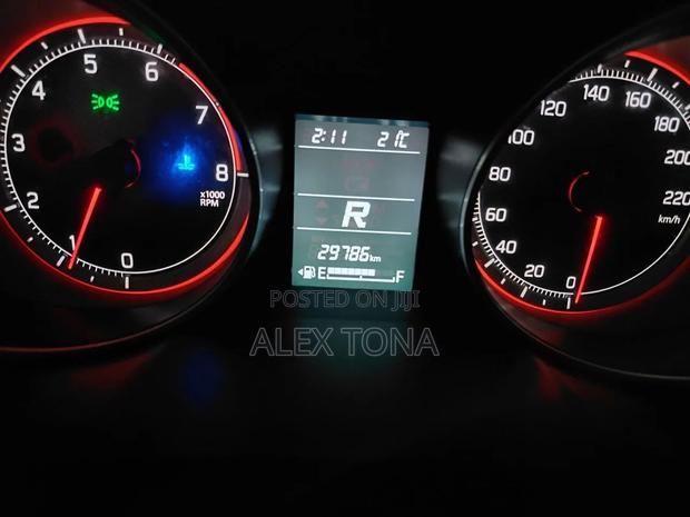 Suzuki Swift 2022 Silver