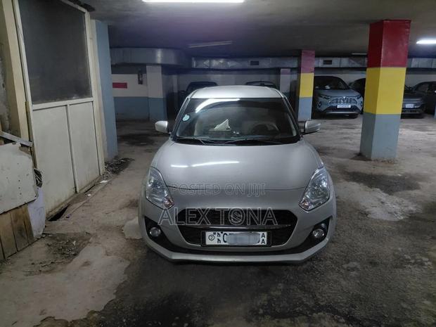 Suzuki Swift 2022 Silver