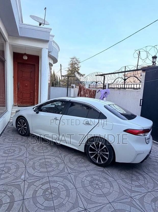 Toyota Corolla 2023 White