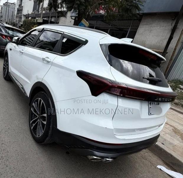 Jetour X70 Plus 2022 White