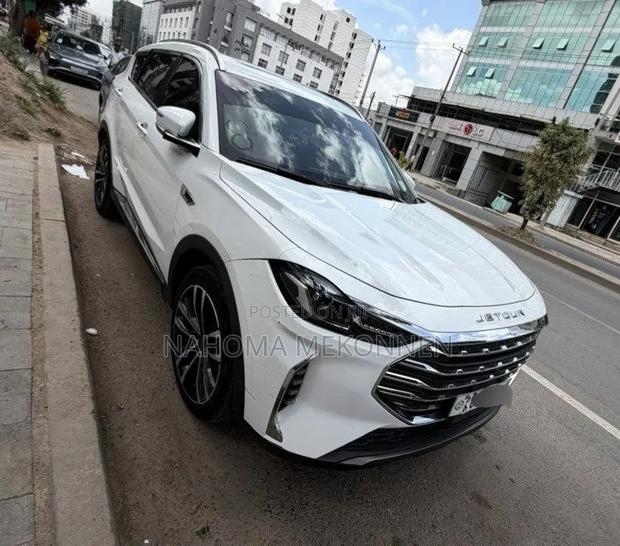 Jetour X70 Plus 2022 White