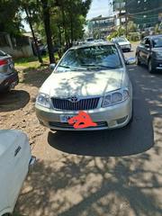 Toyota Corolla 2005 Off white for sale