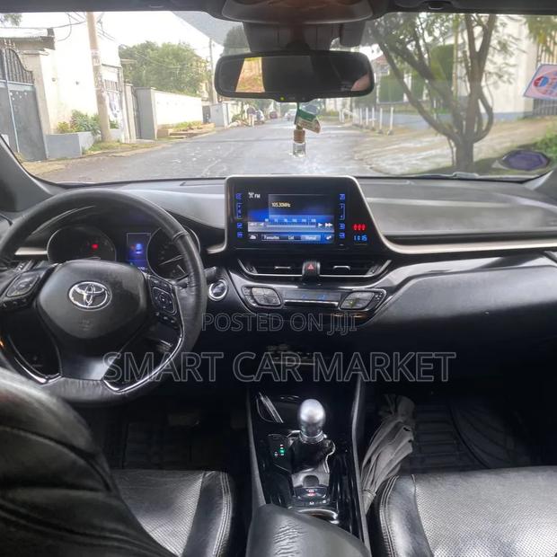 Toyota C-HR 2018 Silver
