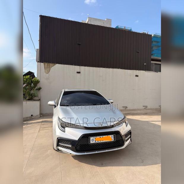 Toyota Corolla 2022 Silver