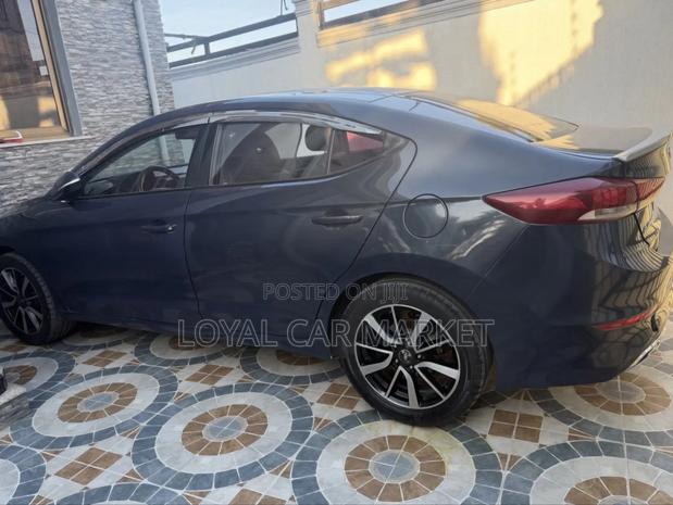 Hyundai Avante 2017 Gray