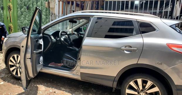 Nissan Qashqai 2016 Gray