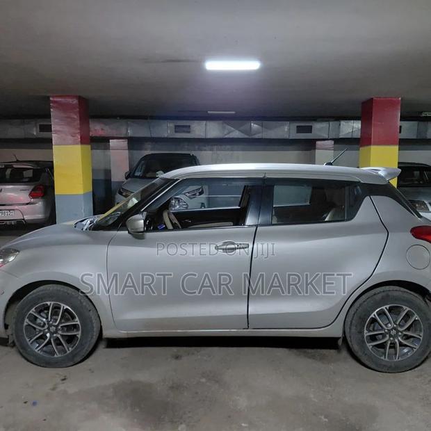 Suzuki Swift 2021 Silver