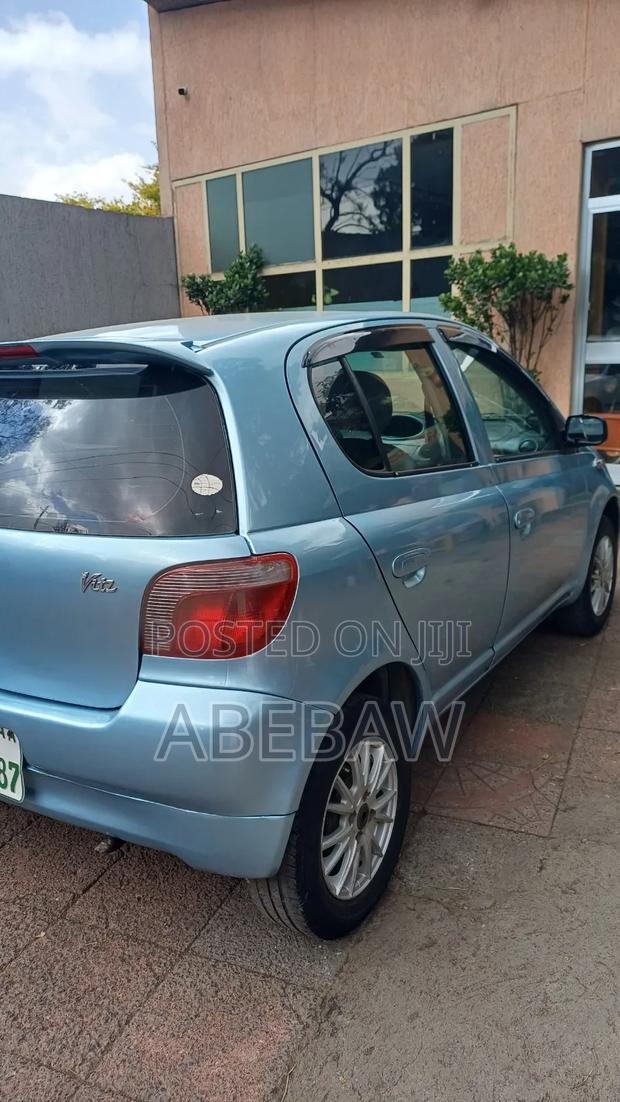 Toyota Vitz 2001 Blue