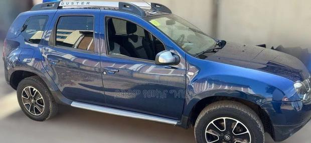 Renault Duster 2017 Blue