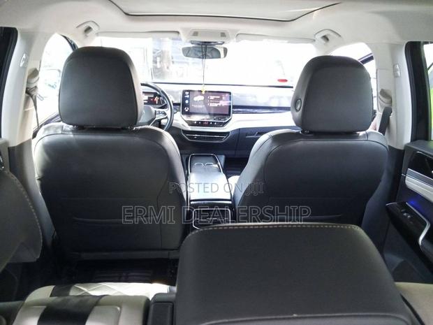 Volkswagen ID.6 2022 Matt Black