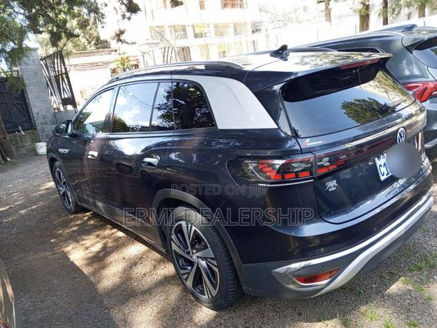 Volkswagen ID.6 2022 Matt Black