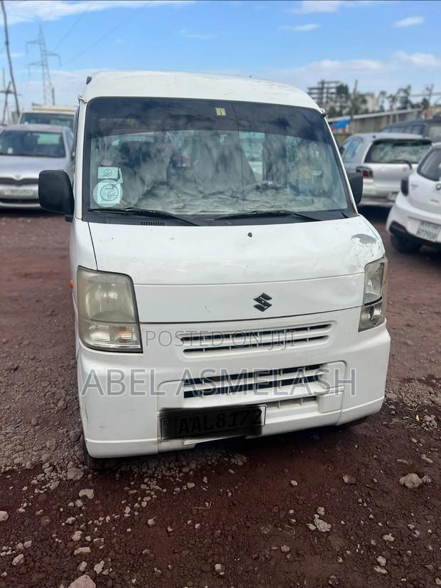 Suzuki Every Wagon 2012 White