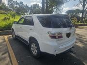 Toyota Fortuner 2.7 RWD 2011 Gold for sale
