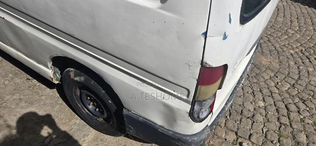 Toyota Grand HiAce 1999 White
