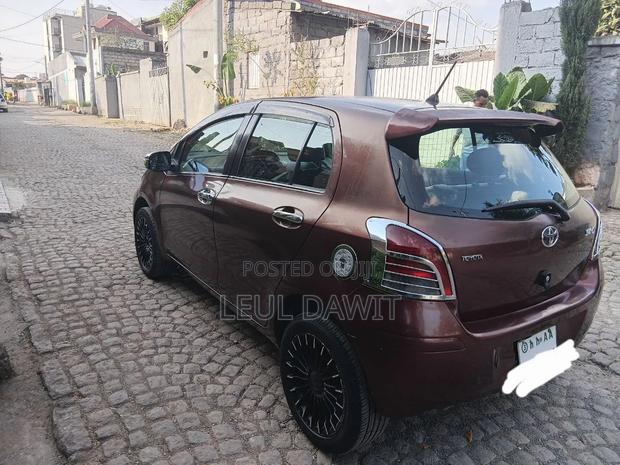 Toyota Yaris 2010 Burgundy