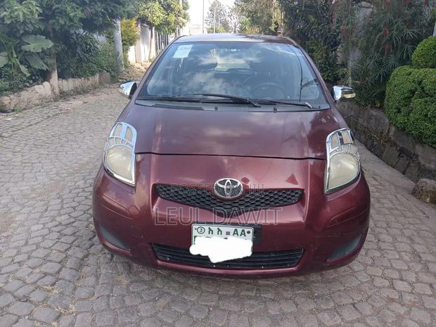 Toyota Yaris 2010 Burgundy