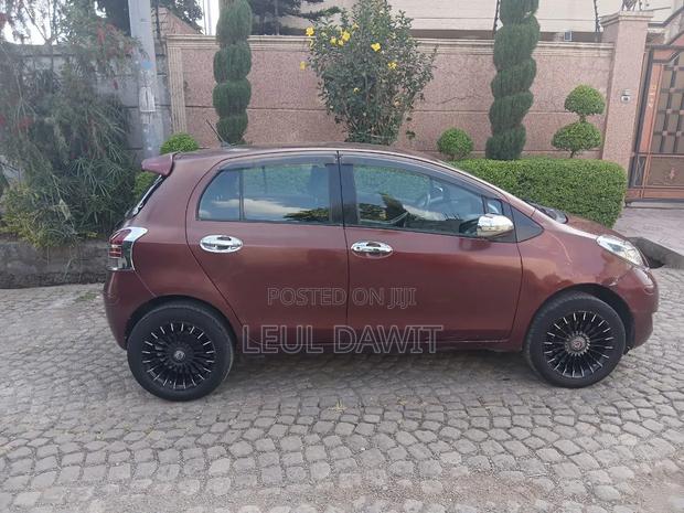 Toyota Yaris 2010 Burgundy