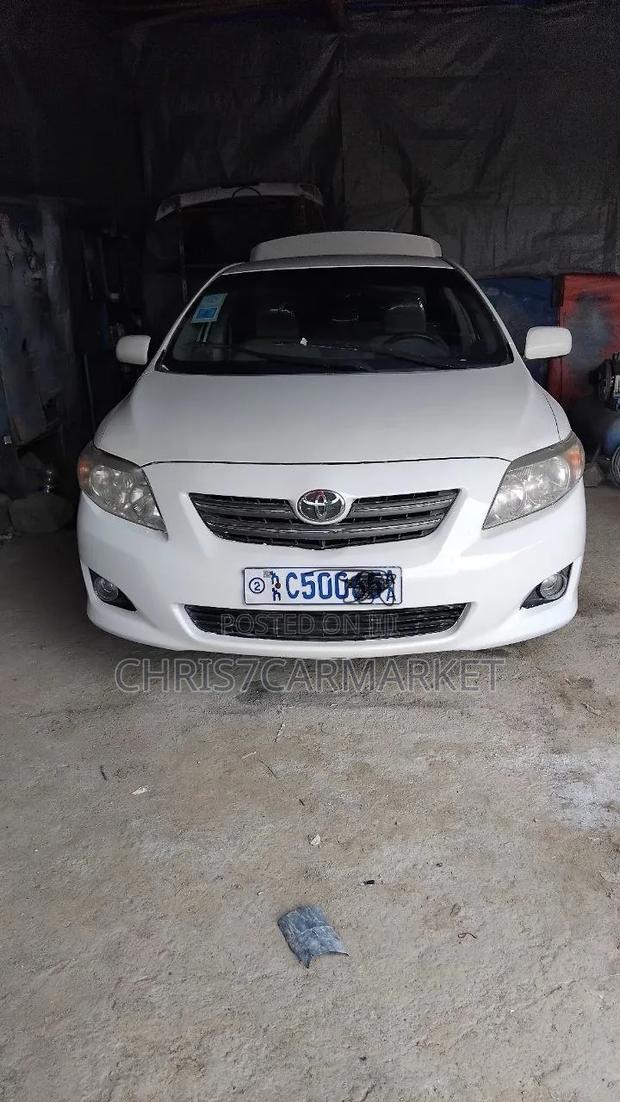 Toyota Corolla 2011 White