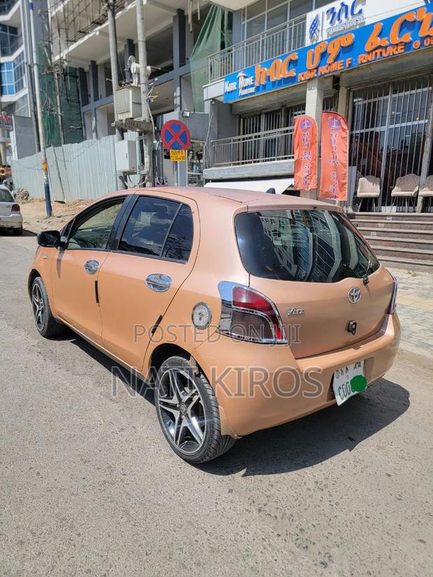 Toyota Yaris 2005 Orange