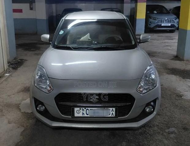 Suzuki Swift 2022 Gray
