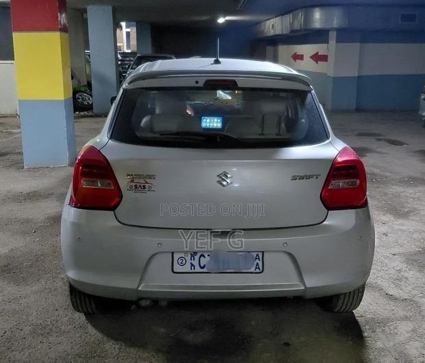 Suzuki Swift 2022 Gray