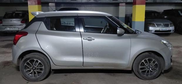 Suzuki Swift 2022 Gray
