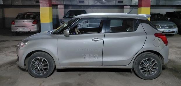 Suzuki Swift 2022 Gray
