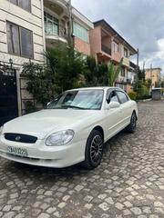 Hyundai Sonata 2001 White for sale