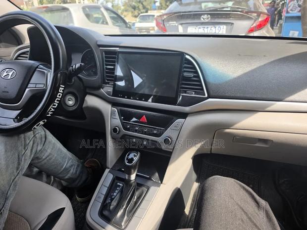 Hyundai Elantra 2018 Black