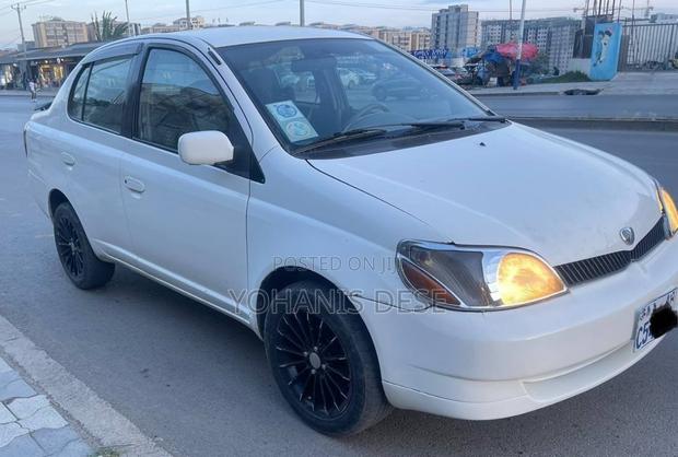 Toyota Platz 1.3 AWD 2001 White