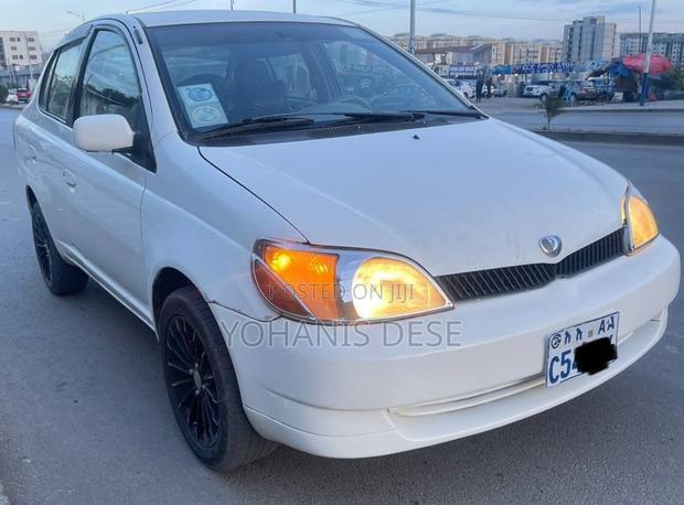 Toyota Platz 1.3 AWD 2001 White