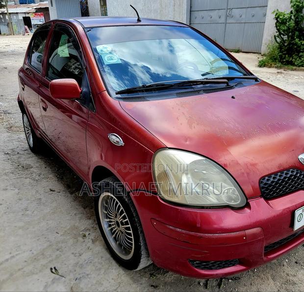 Toyota Vitz 1.3 AWD 5dr 2002 Red