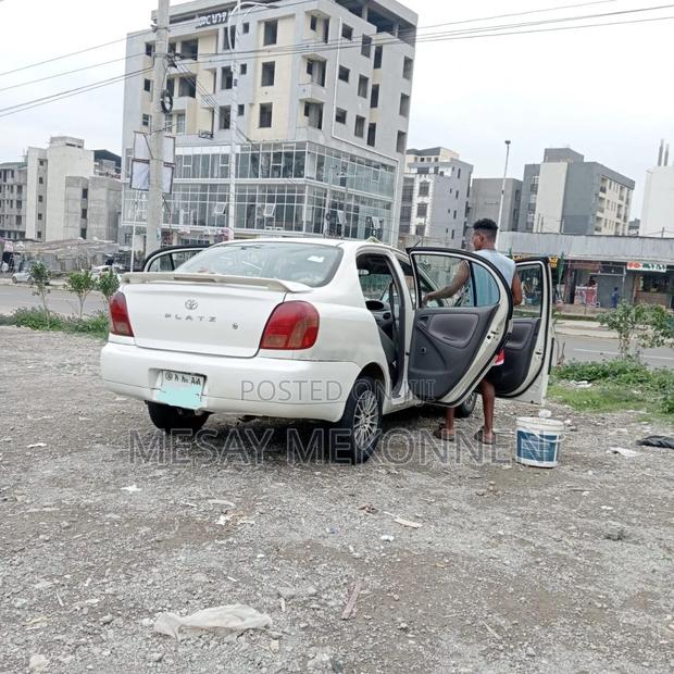 Toyota Platz 2001 Ivory