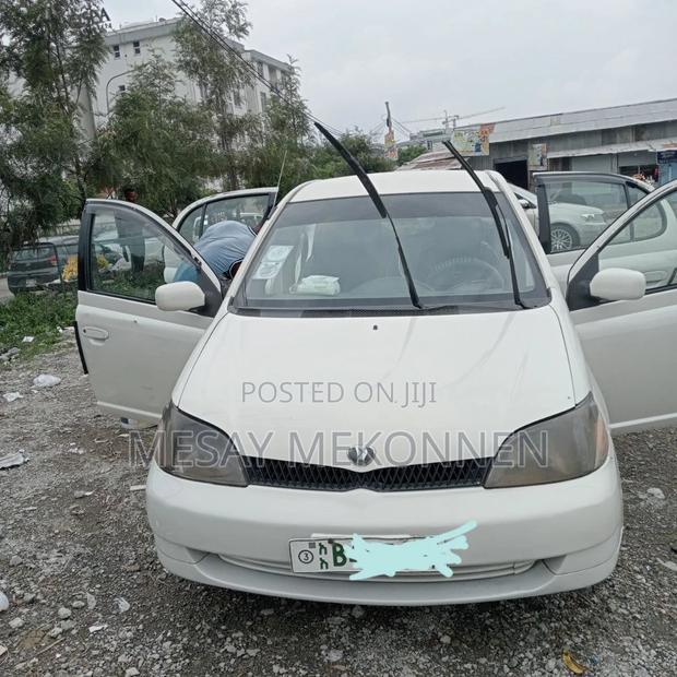 Toyota Platz 2001 Ivory
