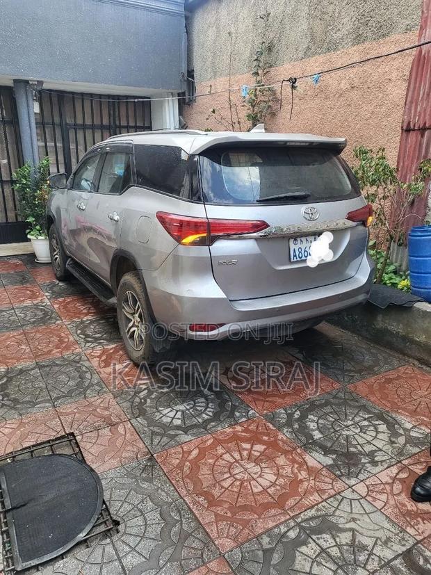 Toyota Fortuner 2.7 AWD 2017 Silver