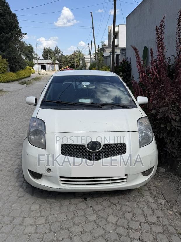 Toyota Yaris 1.3 VVT-i 2007 Ivory