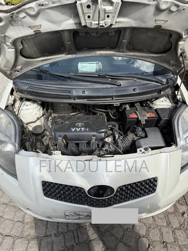 Toyota Yaris 1.3 VVT-i 2007 Ivory
