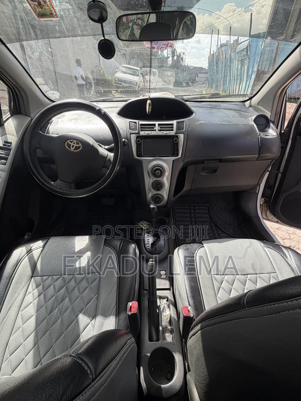 Toyota Yaris 1.3 VVT-i 2007 Ivory