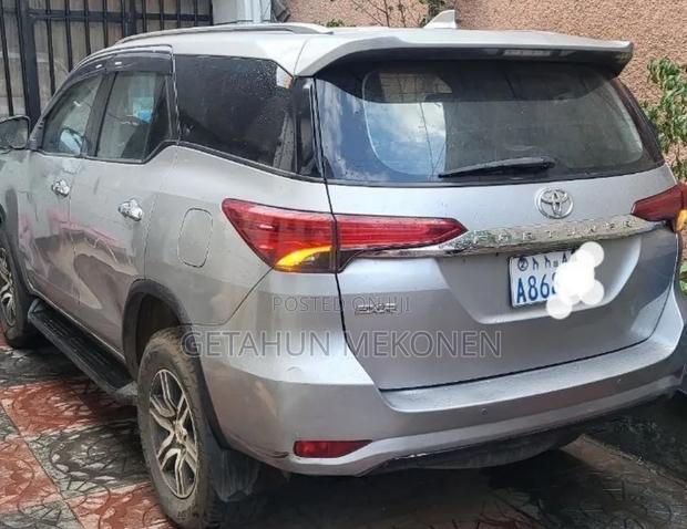 Toyota Fortuner 2017 Silver