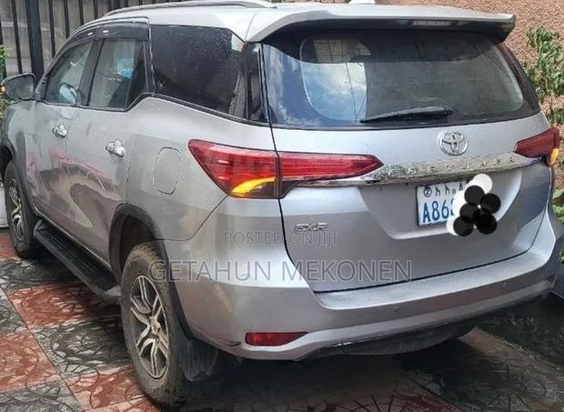 Toyota Fortuner 2017 Silver