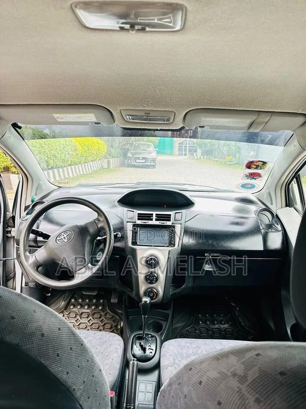 Toyota Yaris 2009 Silver