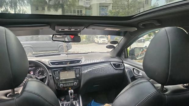 Nissan Qashqai 2018 Brown