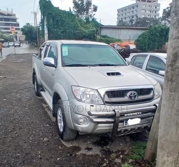 Toyota Hilux 2008 Silver