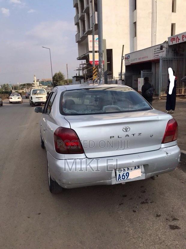 Toyota Platz 2001 Silver