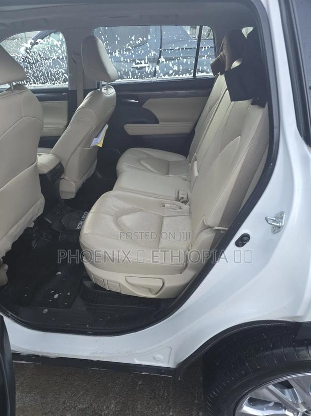 Toyota Grand Highlander Hybrid 2024 White
