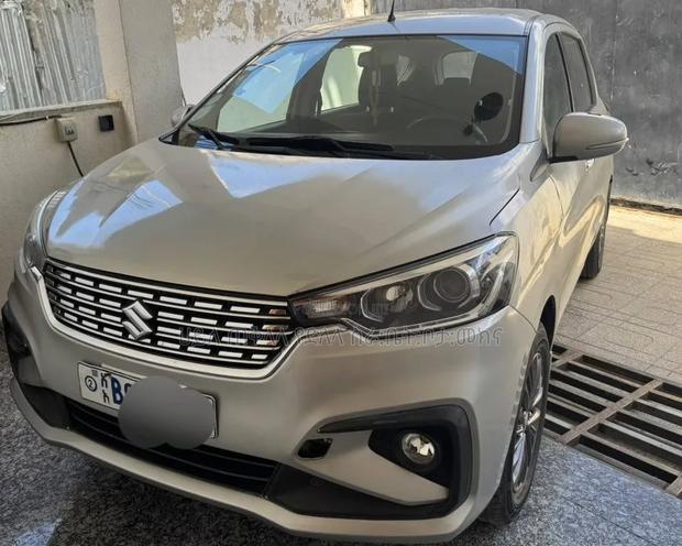 Suzuki Ertiga 2021 Silver