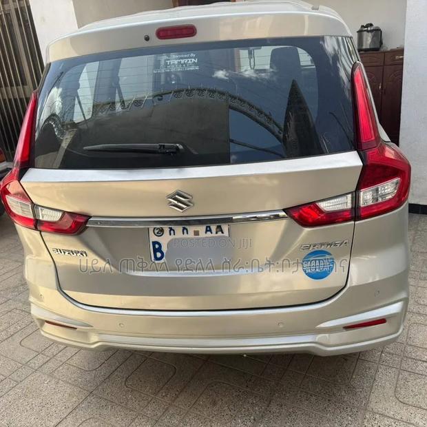 Suzuki Ertiga 2021 Silver