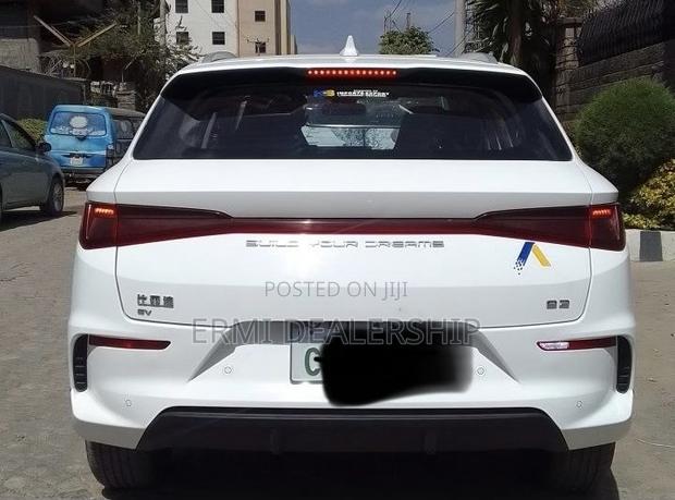 BYD E2 43 kWh 94 hp FWD 2024 White